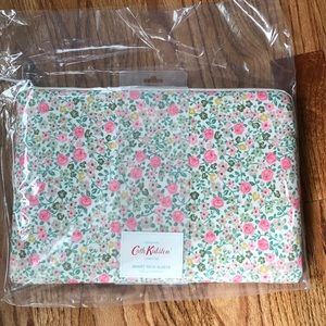 Catch kidston smart tech sleeve